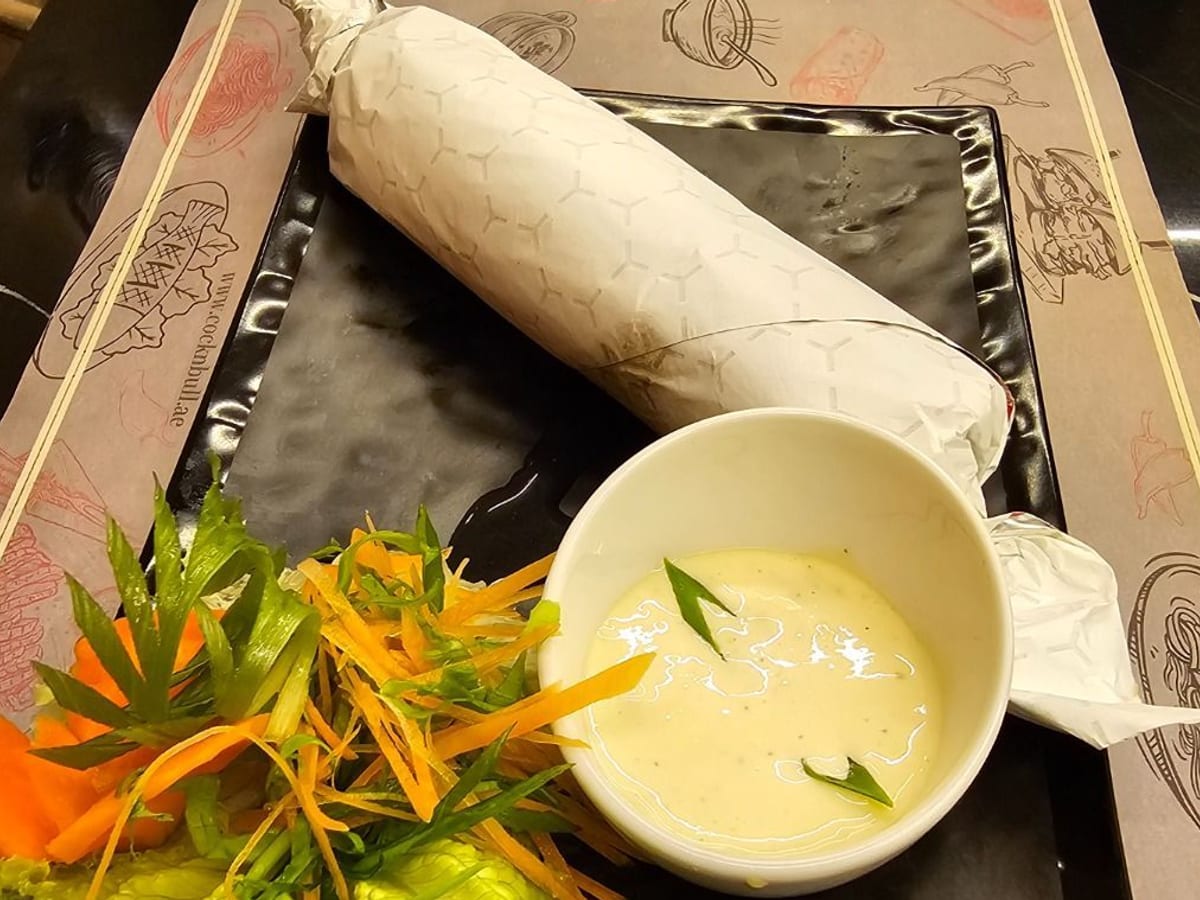 شاورما لحم بالجبن — شاورما اللحم المميزة محملة بالجبن الذائب | Cock "N" Bull, Sharjah